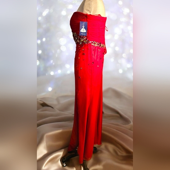 Source Unknown Strapless Red Gown - Picture 3 of 8